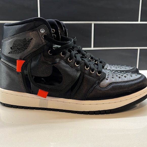 Air Jordan 1 High OG 'Stash - Picture 4 of 10